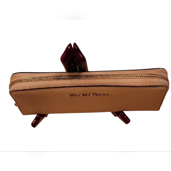 Michael Kors Jet Set Travel Large Camel Leather Continental Wallet - Picture 5 of 8